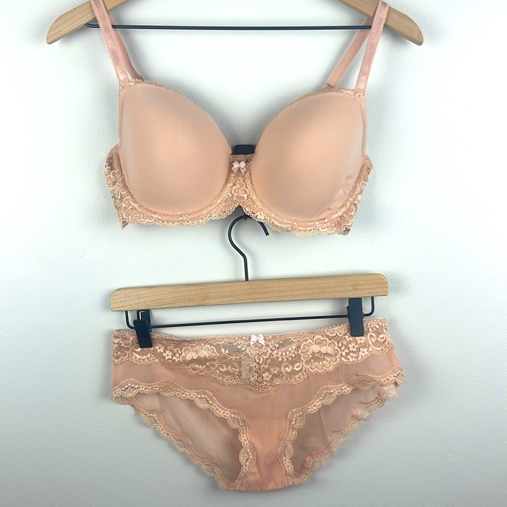 Victoria’s Secret bra and panty set